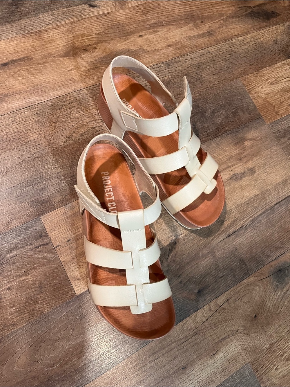 Women's Strappy Comfort Sandals - Cream - Picture 8 of 8